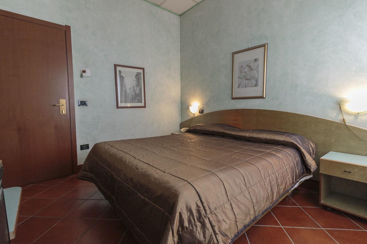 Hotel Il Telegrafo Melegnano Extérieur photo